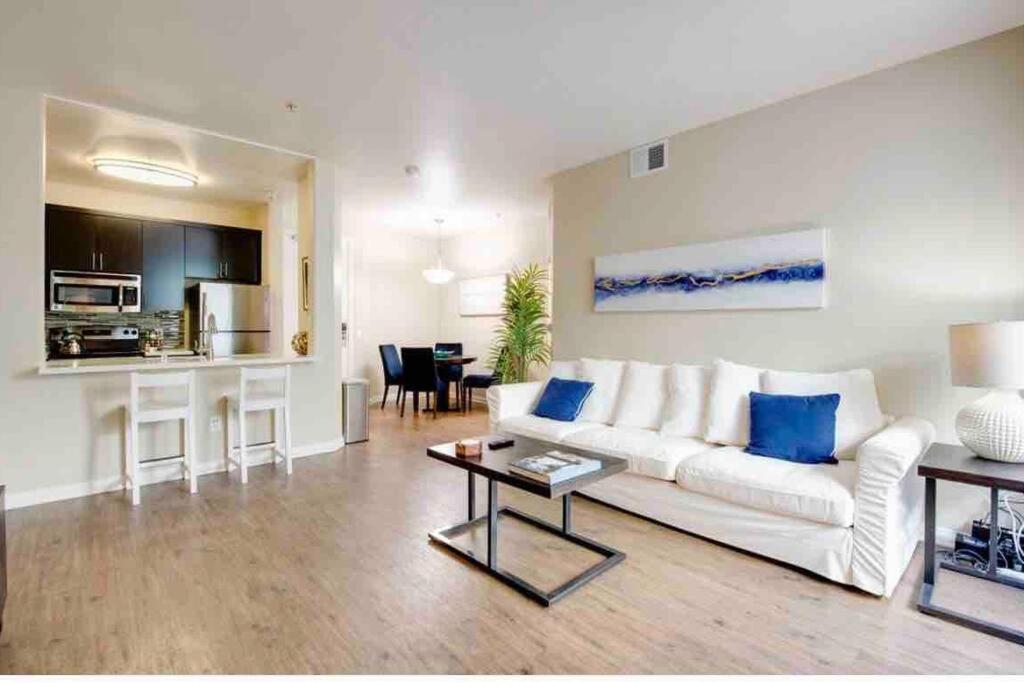 לוס אנג'לס The Nest A Spacious 1 Bedroom Apartment With A Pool View מראה חיצוני תמונה